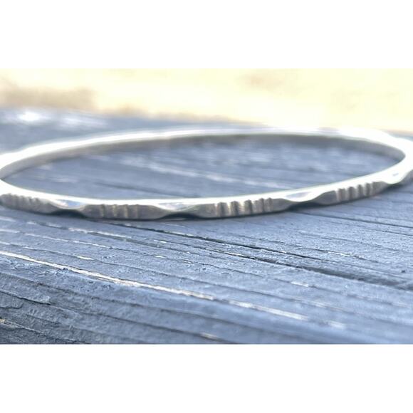 Vintage Mexico 925 Sterling Silver Stamped Bangle Minimalist Southwest Style - Picture 2 of 12